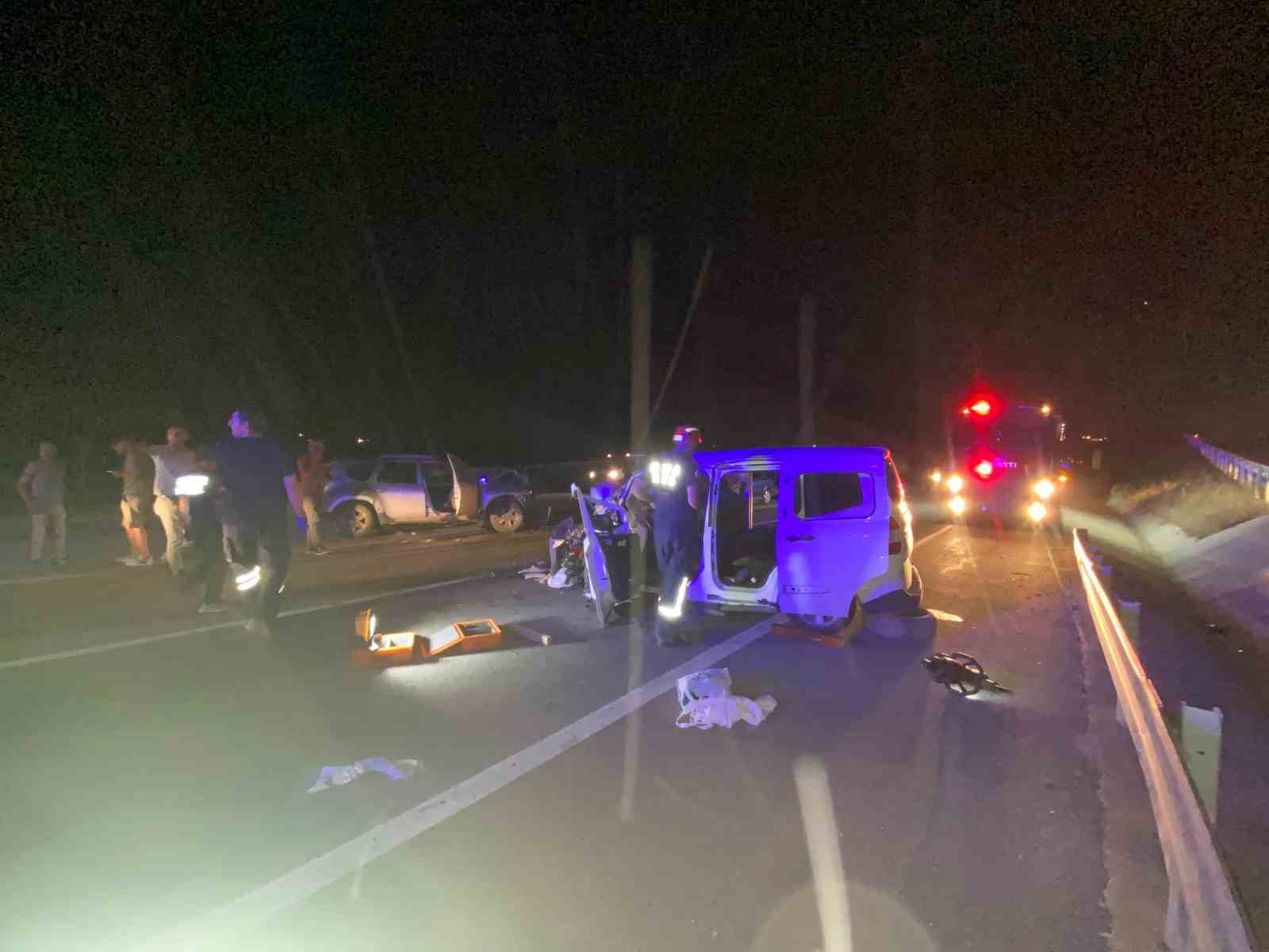 Malatya’da hafif ticari araç otomobille çarpıştı: 5 yaralı