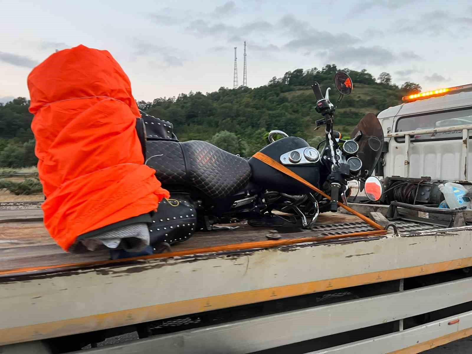 Samsun’da köpeğe çarpan motosikletteki sürücü ve yolcu yaralandı