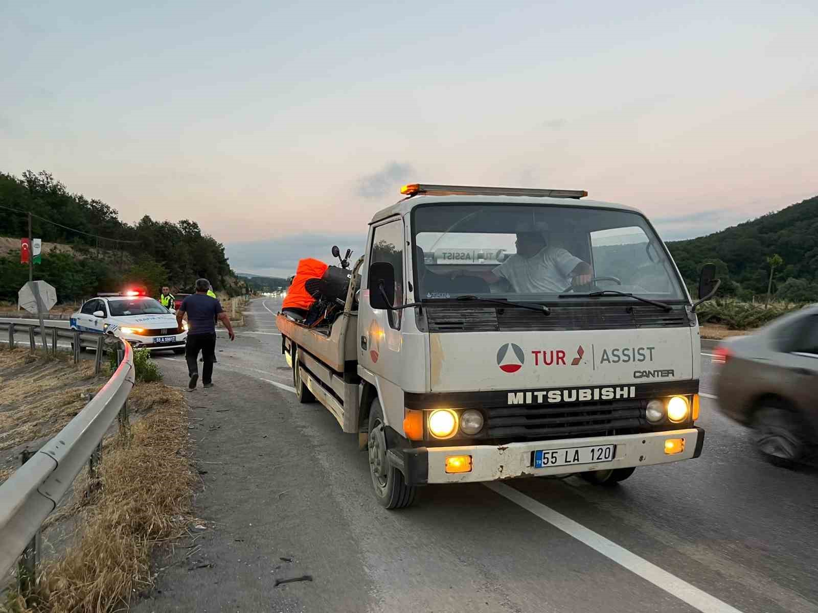 Samsun’da köpeğe çarpan motosikletteki sürücü ve yolcu yaralandı