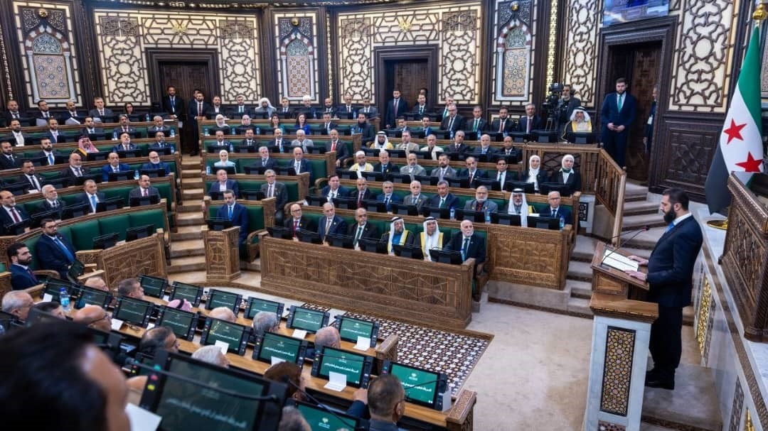 Suriye’de tarihi adım: Esad rejiminin devrilmesi sonrası ilk halk parlamentosu oturumu gerçekleştirildi