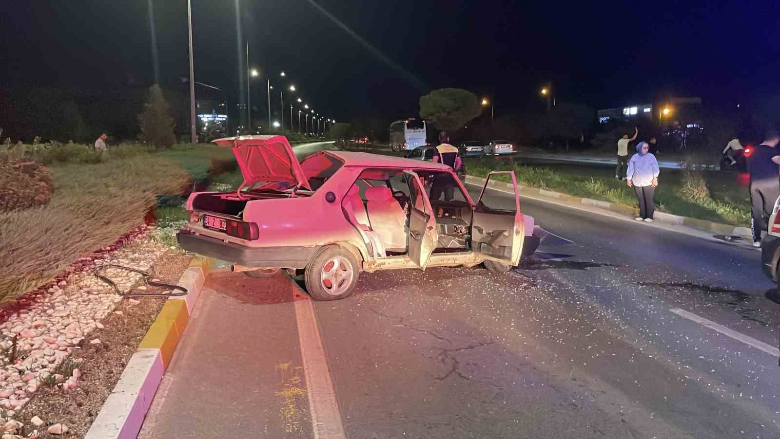 Sivas’ta Fiat Tofaş otomobil takla attı: 1’i ağır 3 yaralı