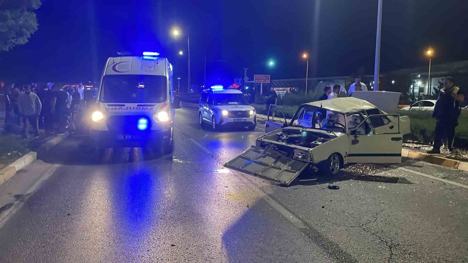 Sivas’ta Fiat Tofaş otomobil takla attı: 1’i ağır 3 yaralı