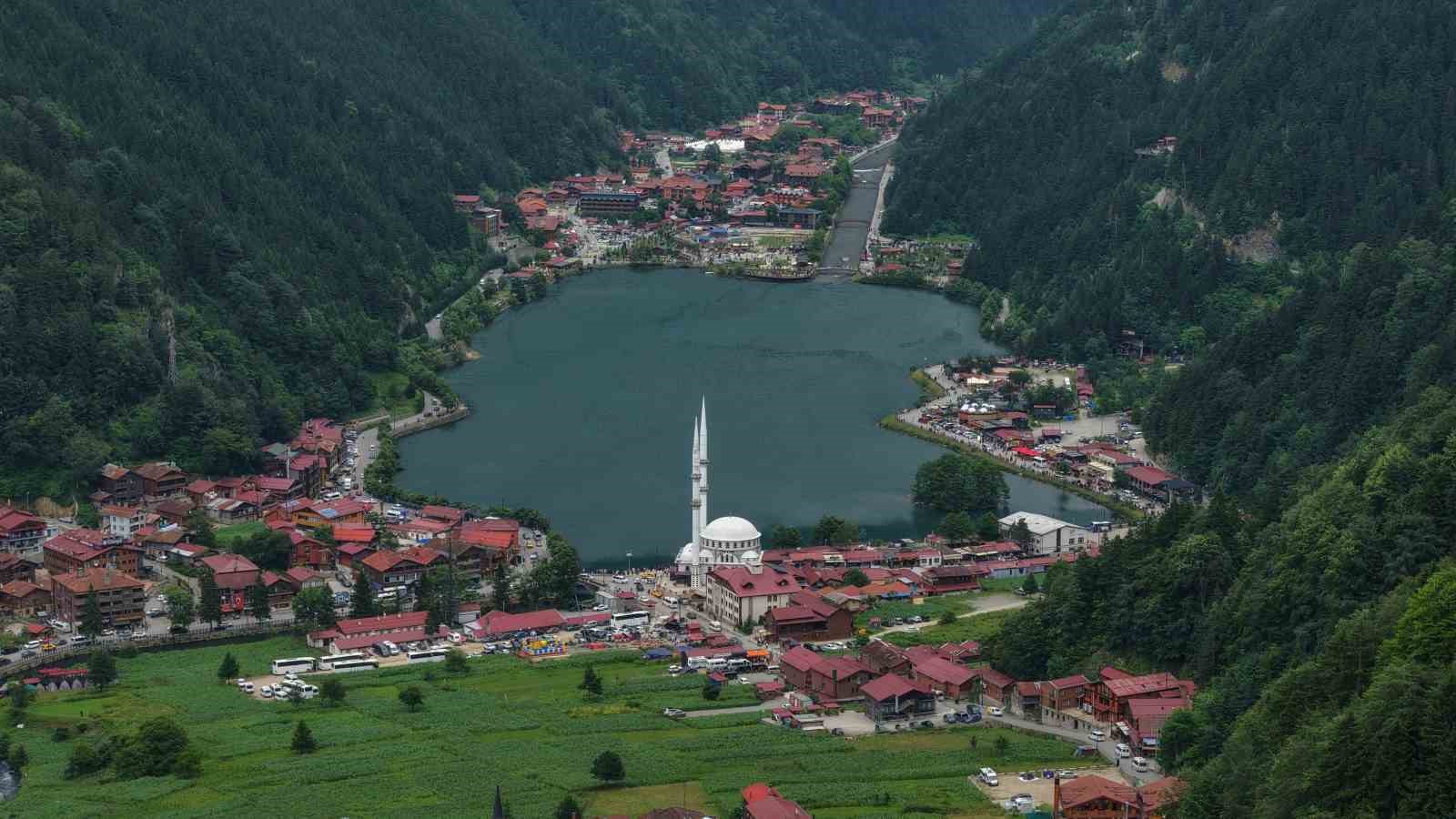Uzungöl’de turizm sezonu hareketlendi, otellerde doluluk arttı