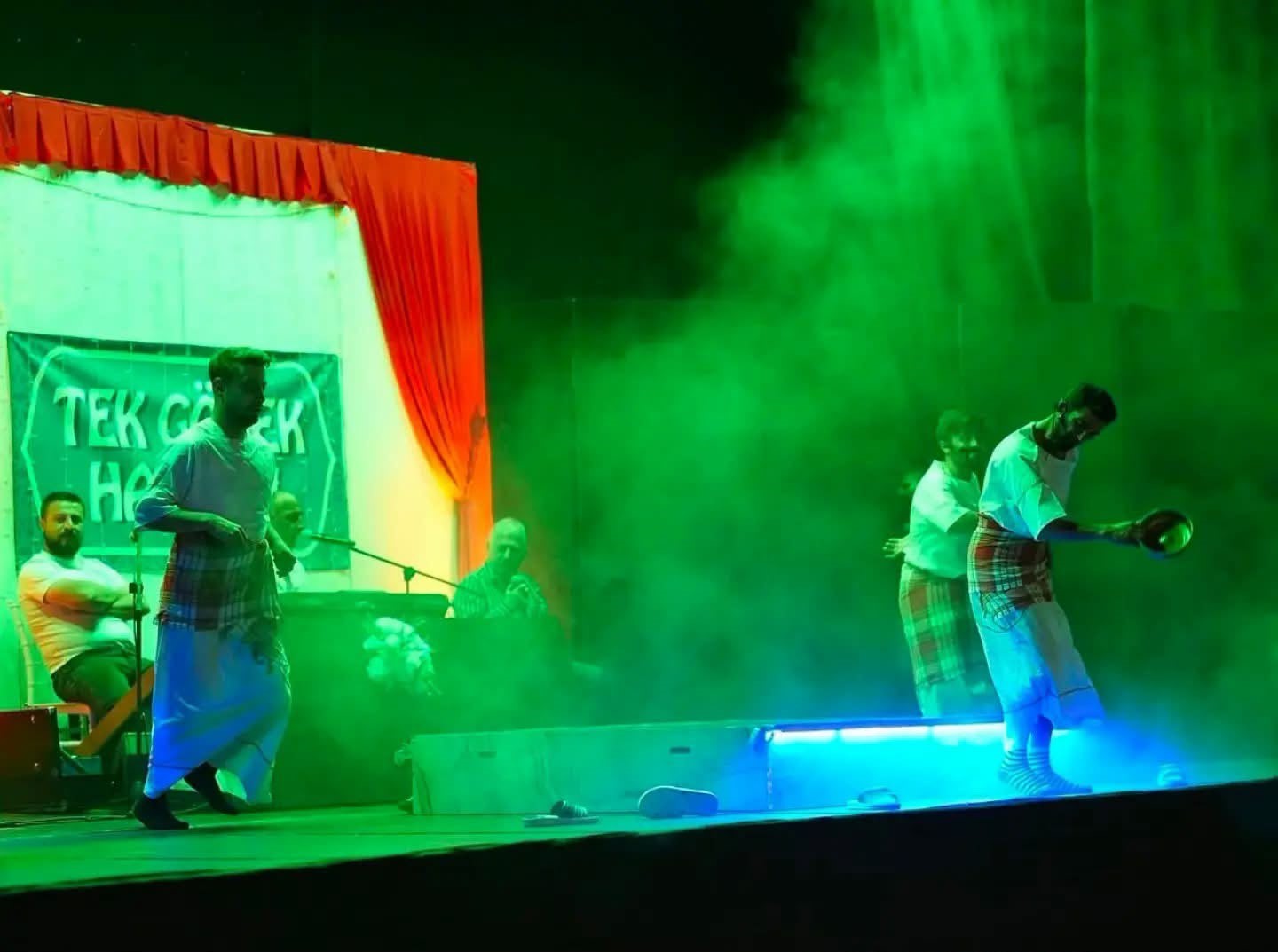 Şehir Tiyatrosu "Hançer Havası" Akçaabatlı sanatseverlerle buluştu