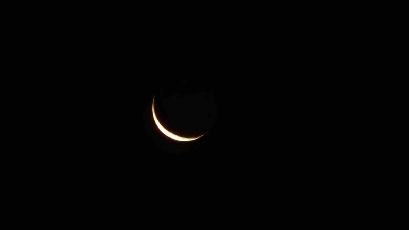 Van semalarında hilal Ay ve Mars, tarihi camilerle aynı karede