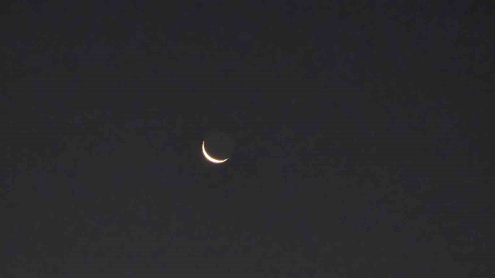 Van semalarında hilal Ay ve Mars, tarihi camilerle aynı karede