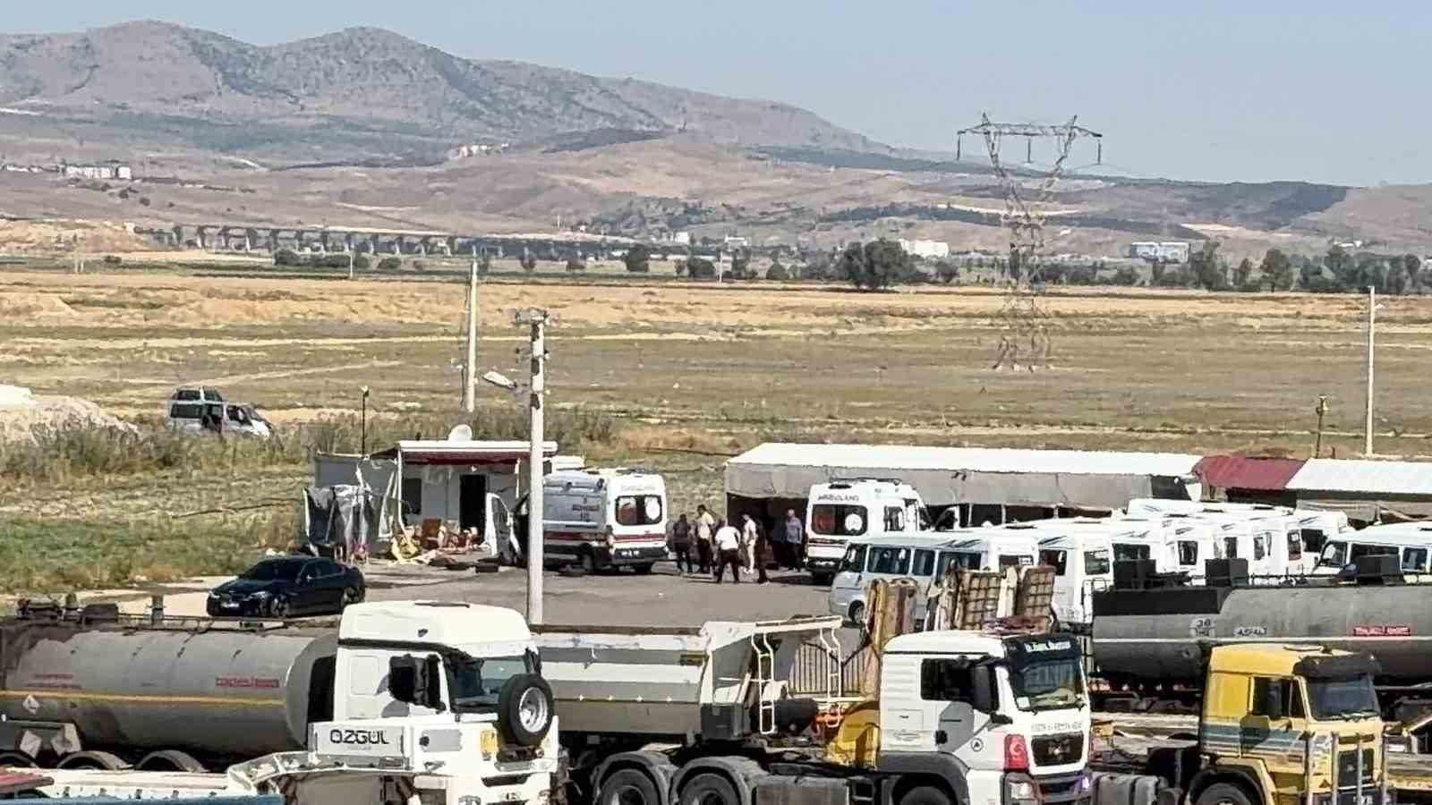 Afyonkarahisar’da minibüs durağına silahlı saldırı: 1 ölü, 1 yaralı