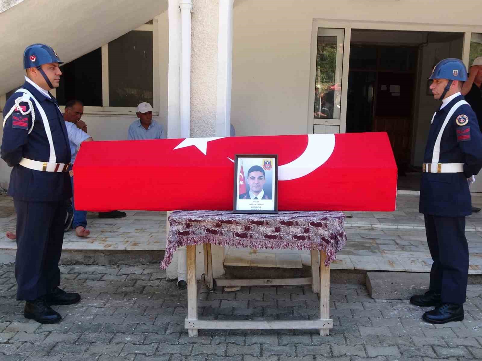 Kazada hayatını kaybeden uzman çavuş son yolculuğuna memleketi Uşak’ta uğurlandı