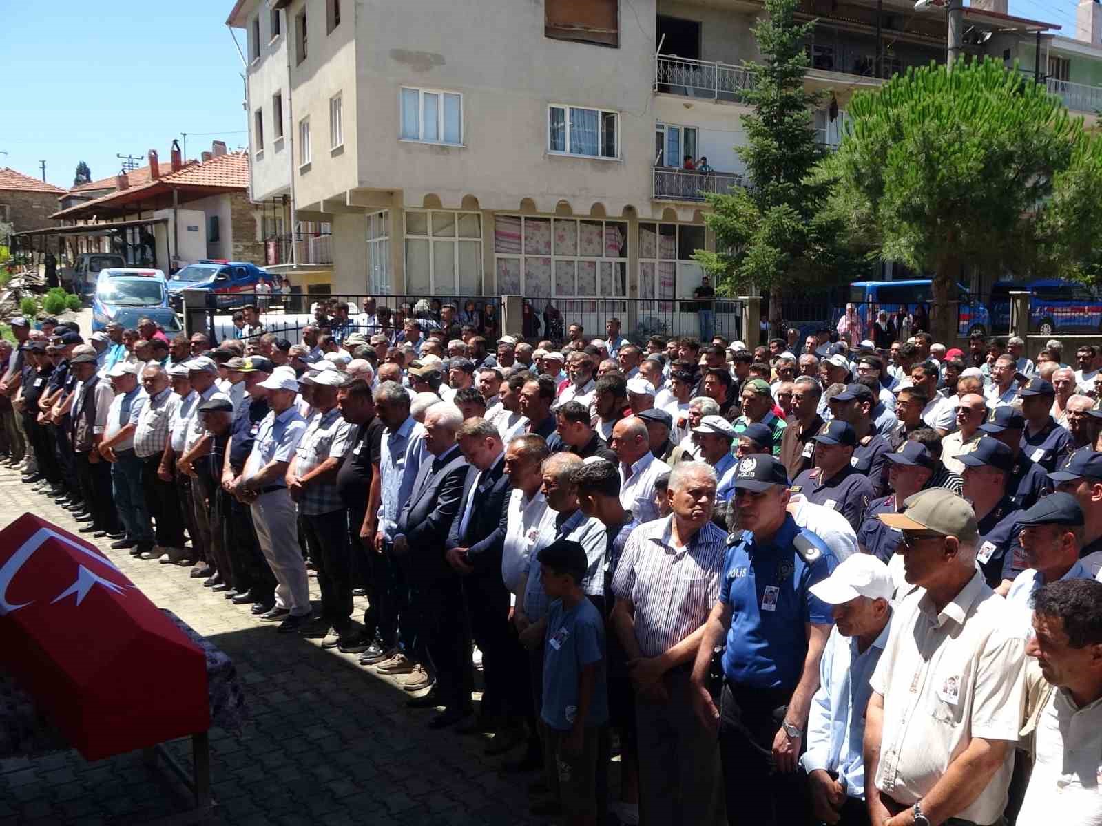 Kazada hayatını kaybeden uzman çavuş son yolculuğuna memleketi Uşak’ta uğurlandı
