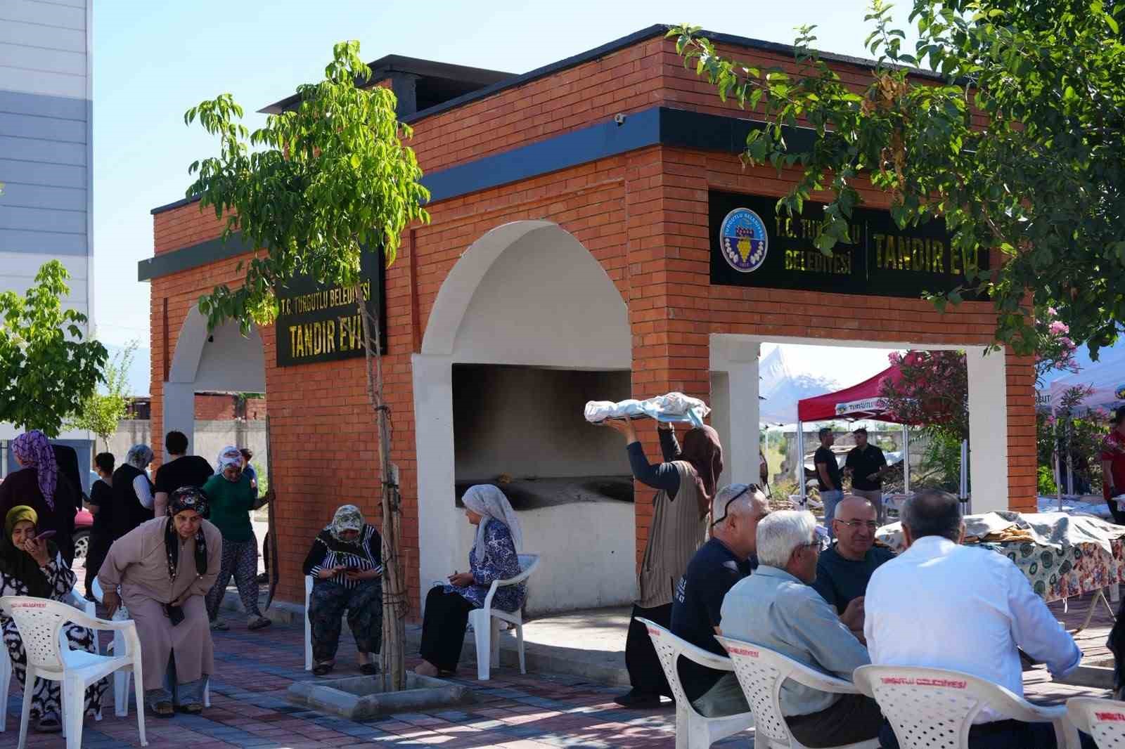 Turgutlu’da mahalle kültürünü yaşatacak ’Tandır Evi’ hizmete açıldı