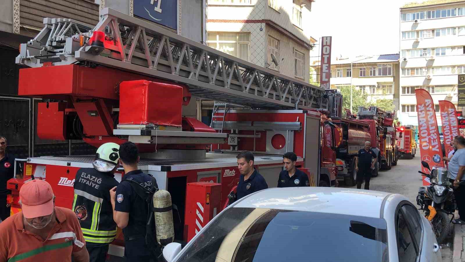 Elazığ’da baca yangını paniğe neden oldu