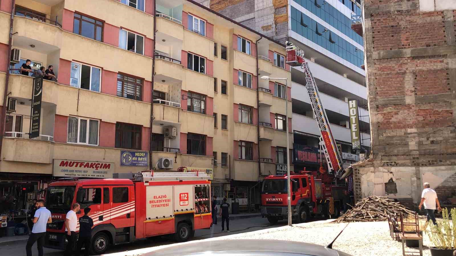 Elazığ’da baca yangını paniğe neden oldu