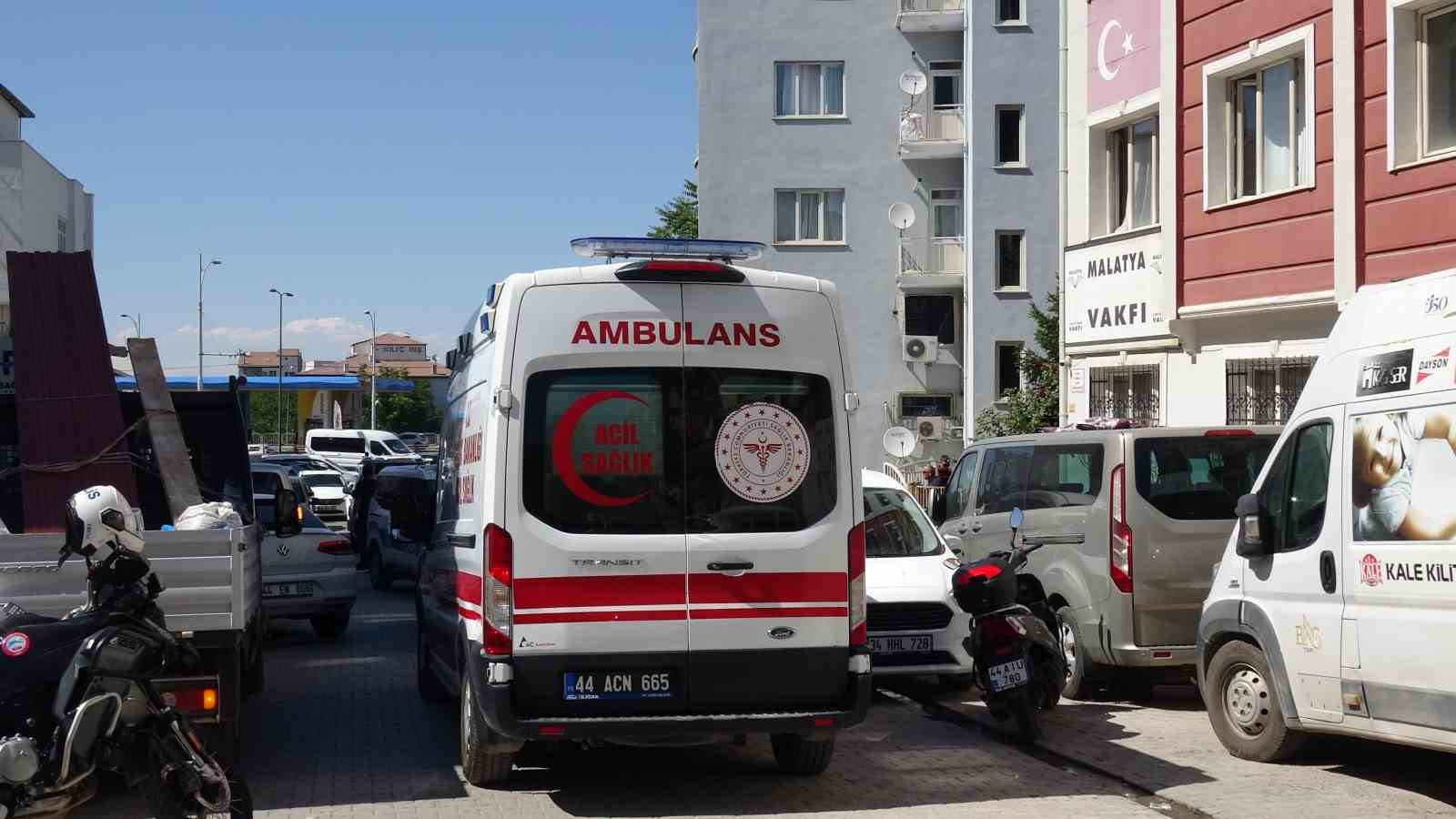 Pompalı tüfekle havaya ateş açan şahıs paniğe neden oldu