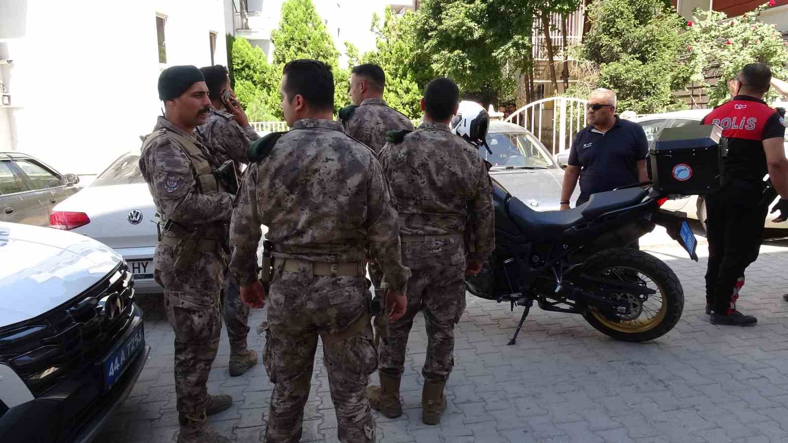 Pompalı tüfekle havaya ateş açan şahıs paniğe neden oldu
