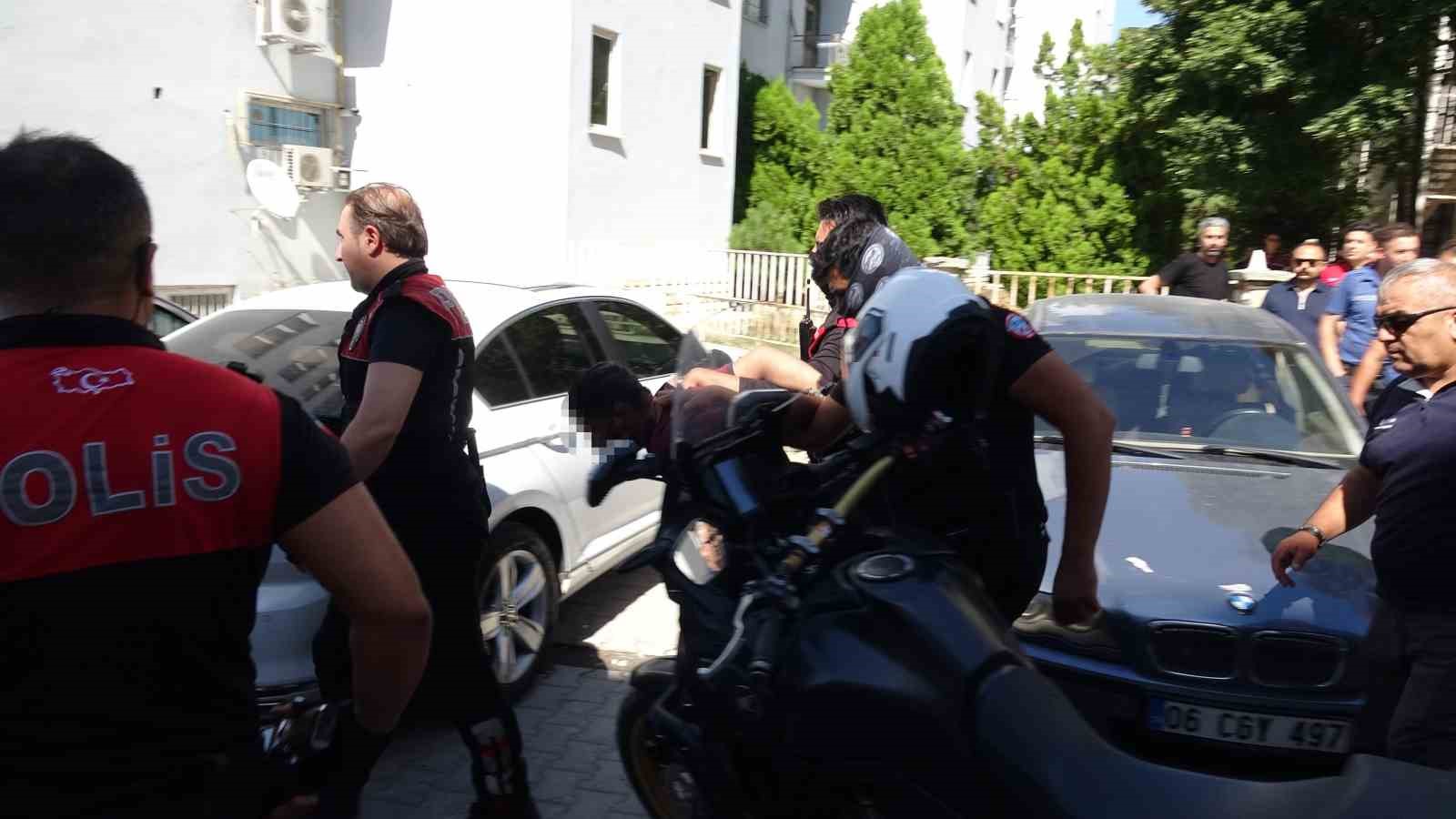 Pompalı tüfekle havaya ateş açan şahıs paniğe neden oldu