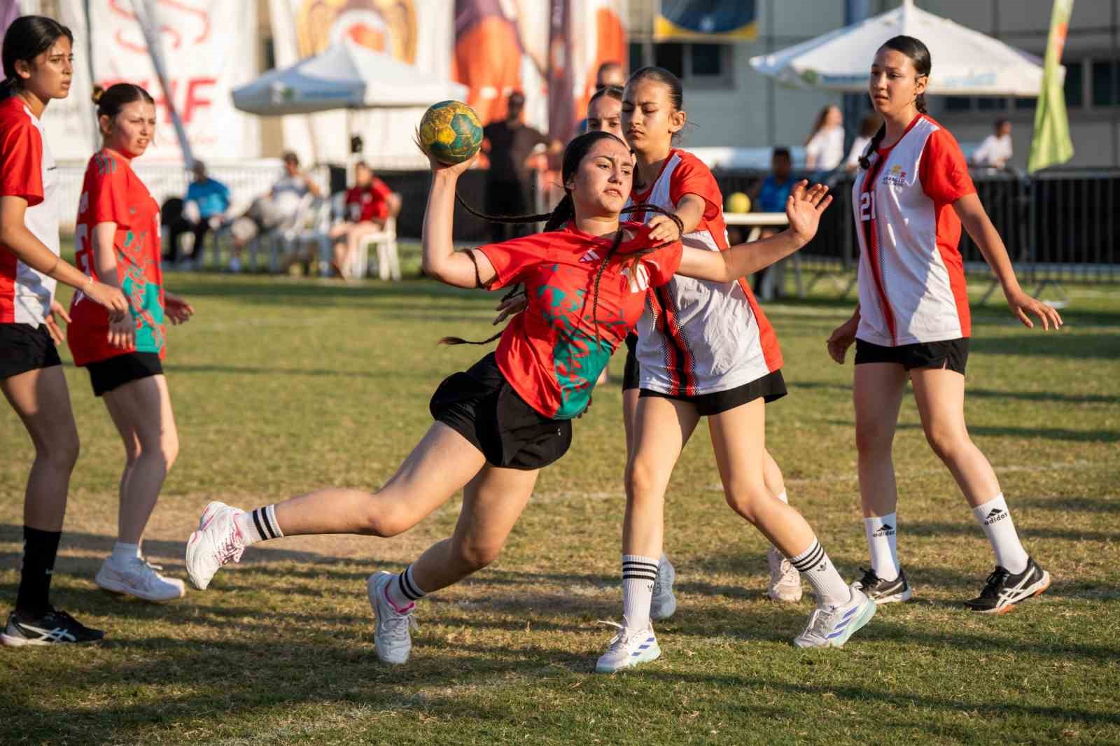 Alanya’da hentbol şöleni sona erdi