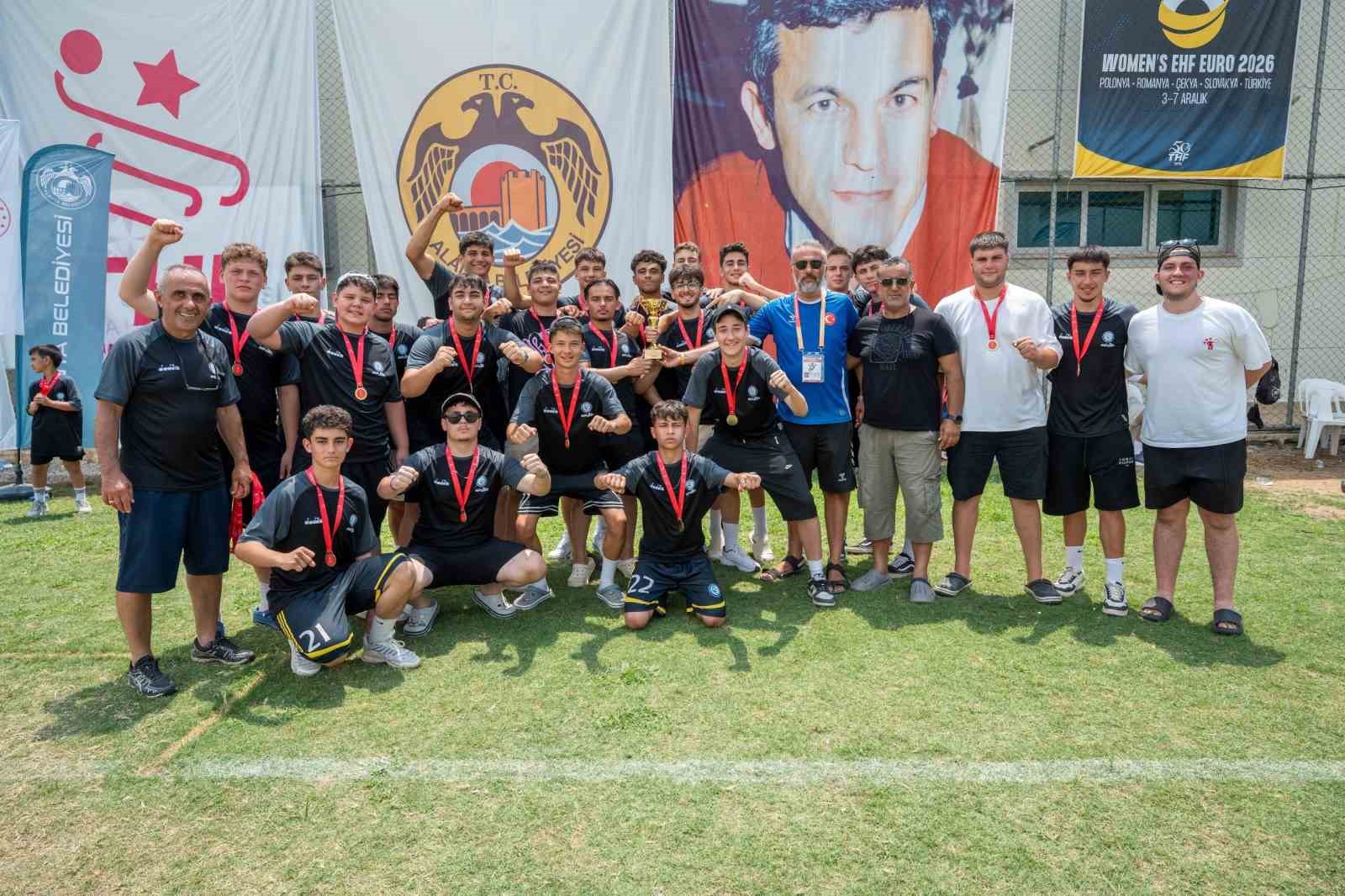 Alanya’da hentbol şöleni sona erdi