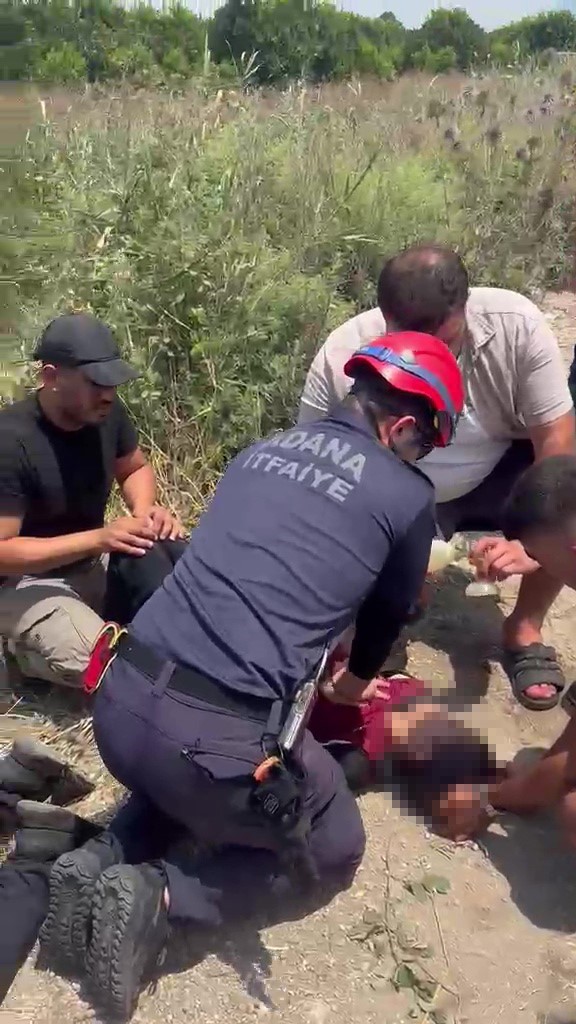 Sulama kanalına devrilen otomobildeki anne ve oğlu hayatını kaybetti