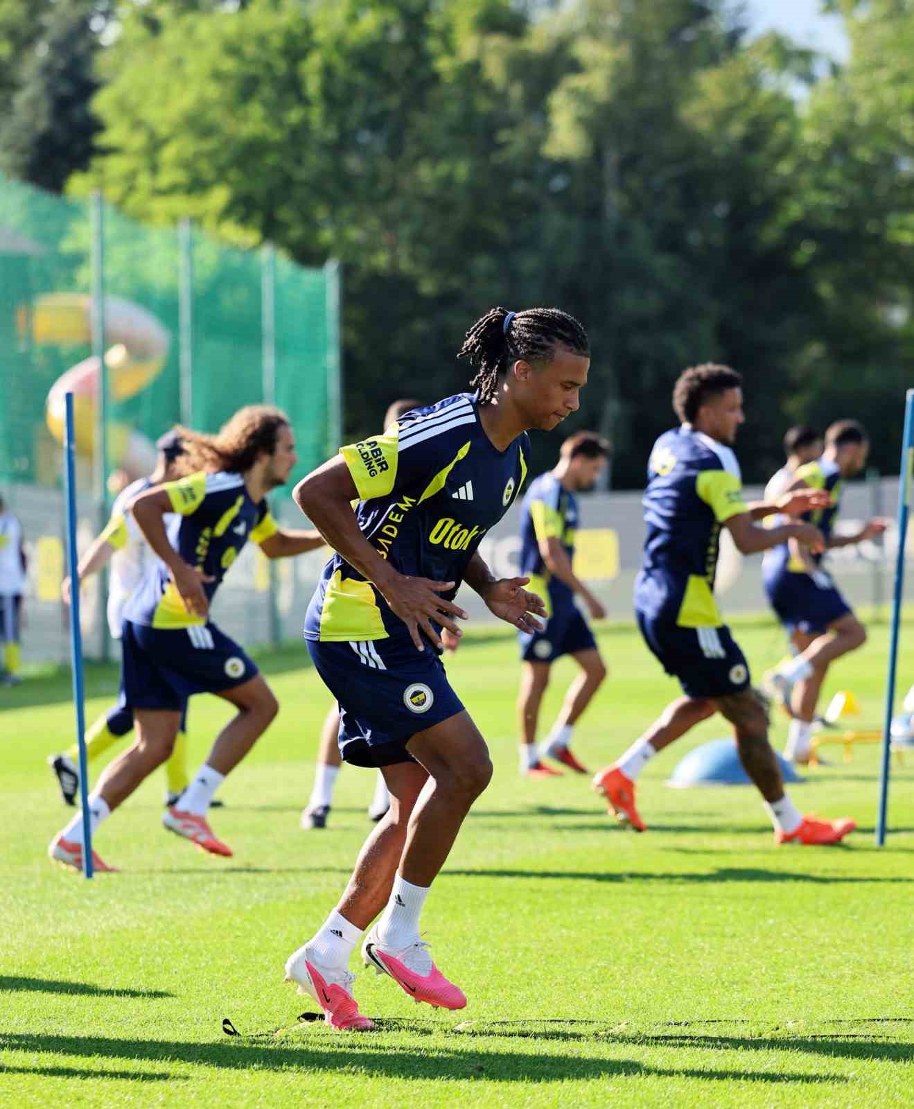 Fenerbahçe, Avusturya’daki hazırlıklarına devam etti