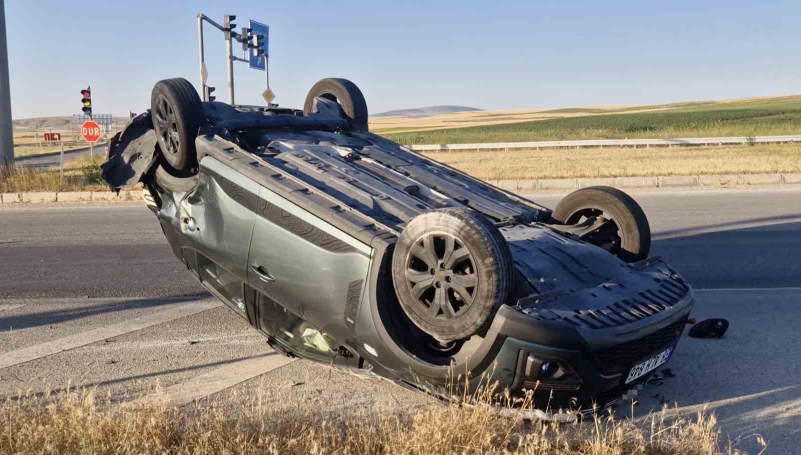Çorum’da çarpışan otomobil ile cip metrelerce sürüklendi: 6 yaralı