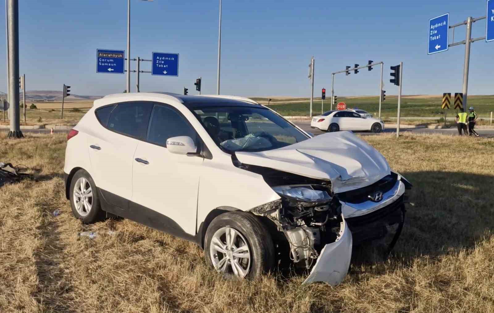 Çorum’da çarpışan otomobil ile cip metrelerce sürüklendi: 6 yaralı
