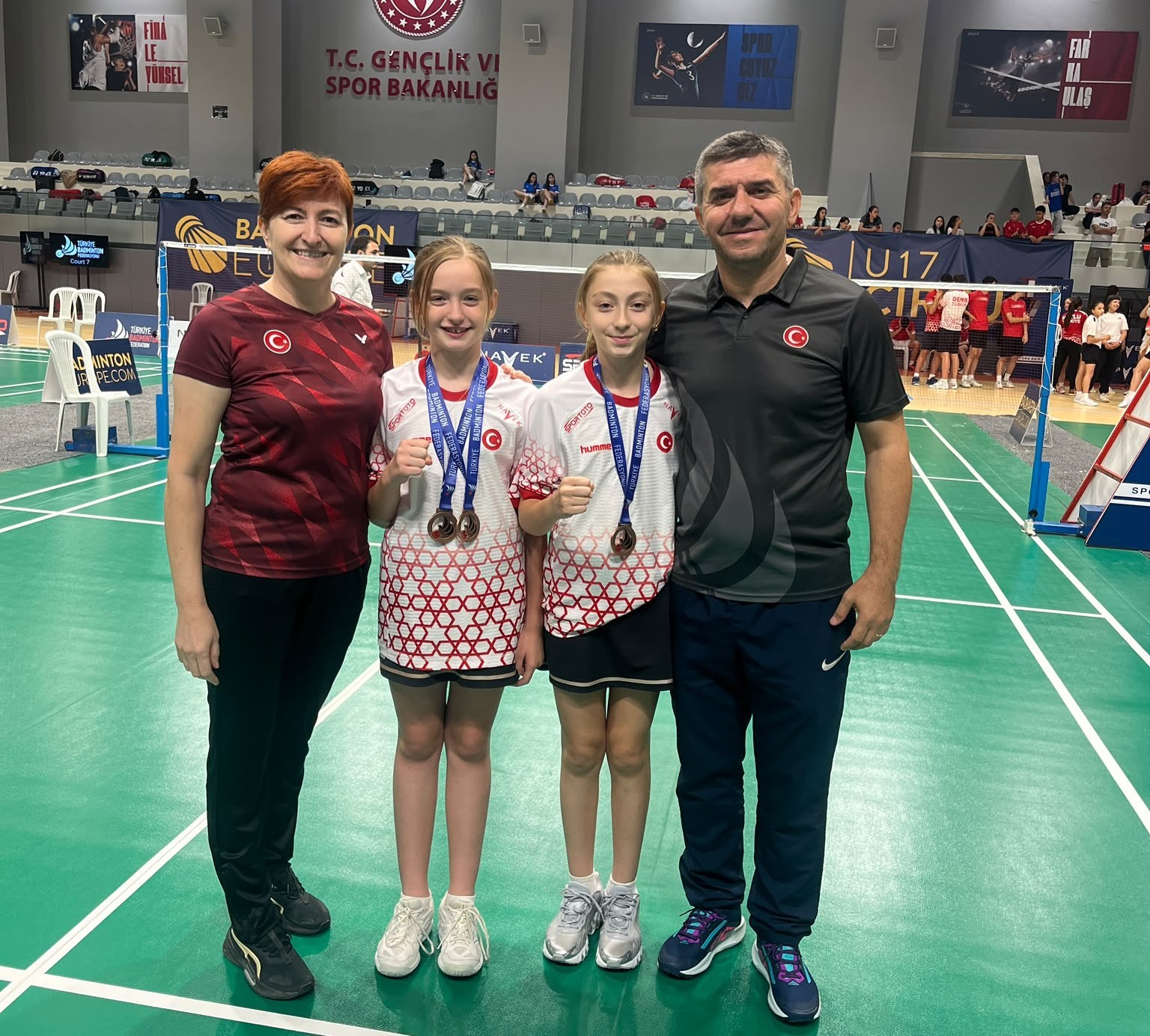 Manisalı badmintonculardan uluslararası turnuvada iki bronz madalya