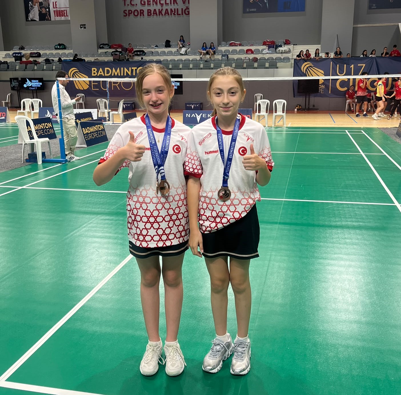 Manisalı badmintonculardan uluslararası turnuvada iki bronz madalya