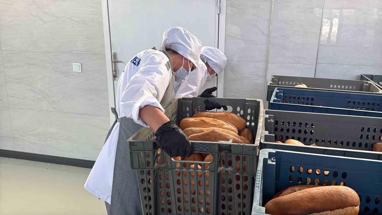 Diyarbakır’da 100 bin kapasiteli Halk Ekmek fabrikası açıldı