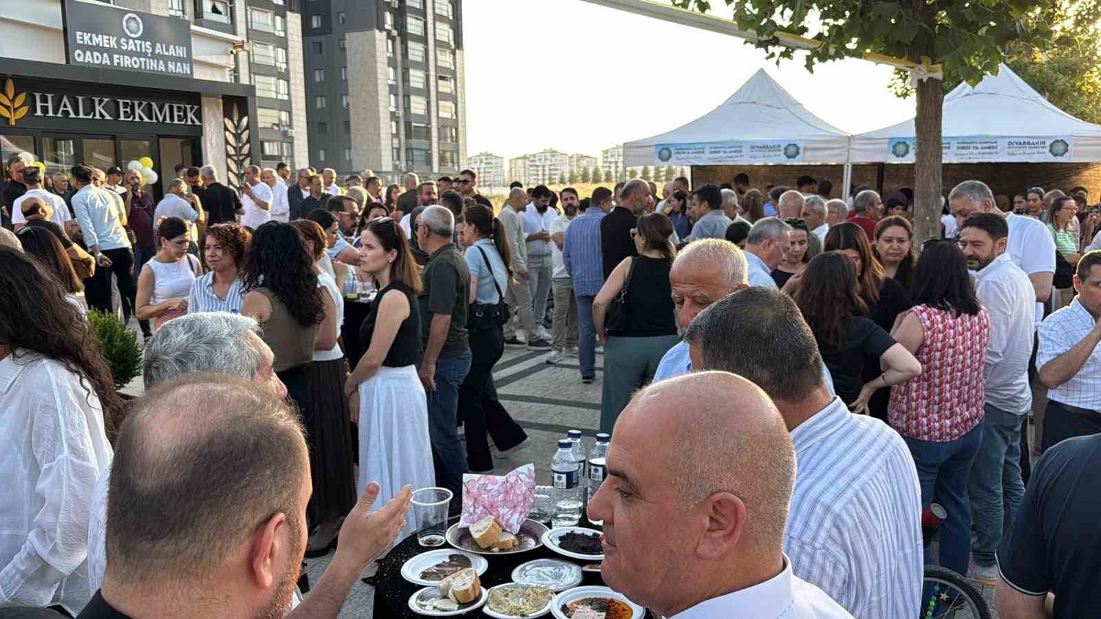 Diyarbakır’da 100 bin kapasiteli Halk Ekmek fabrikası açıldı