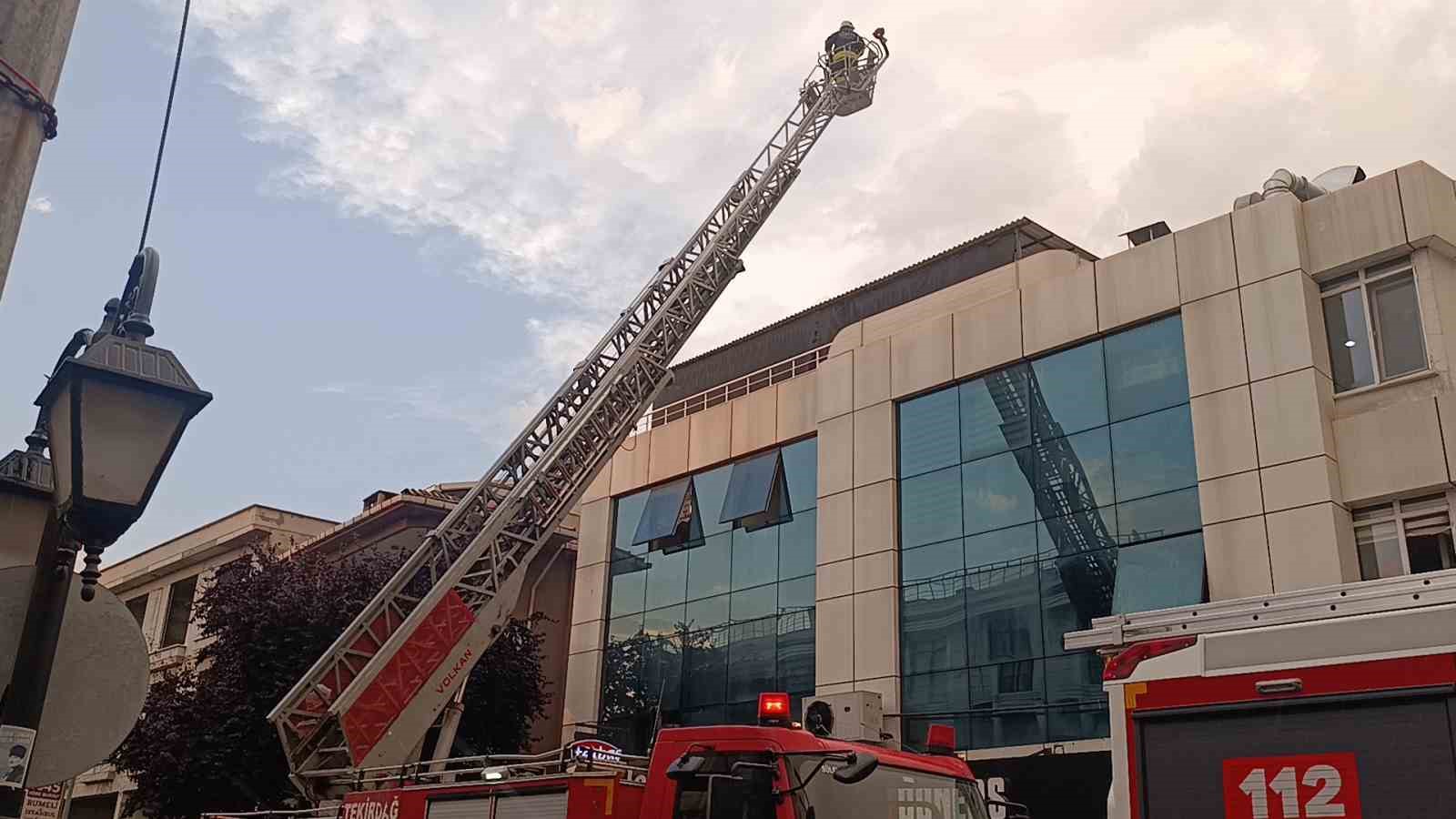 Tekirdağ’da yangın paniği: Yoğun duman üzerine çok sayıda ekip sevk edildi