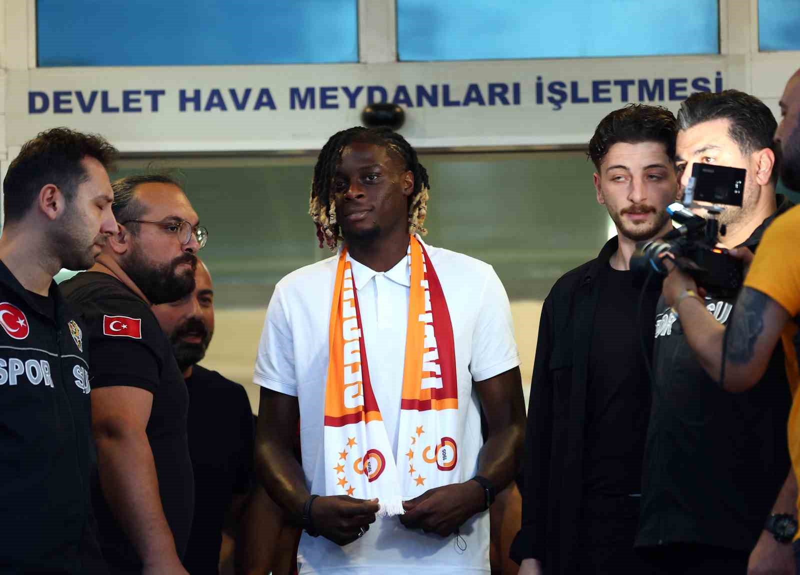 Galatasaray’ın yeni transferi Lesley Ugochukwu, İstanbul’a geldi