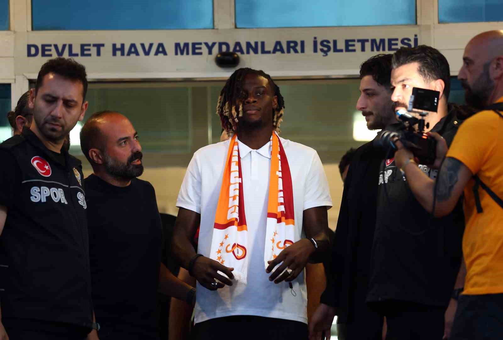 Galatasaray’ın yeni transferi Lesley Ugochukwu, İstanbul’a geldi