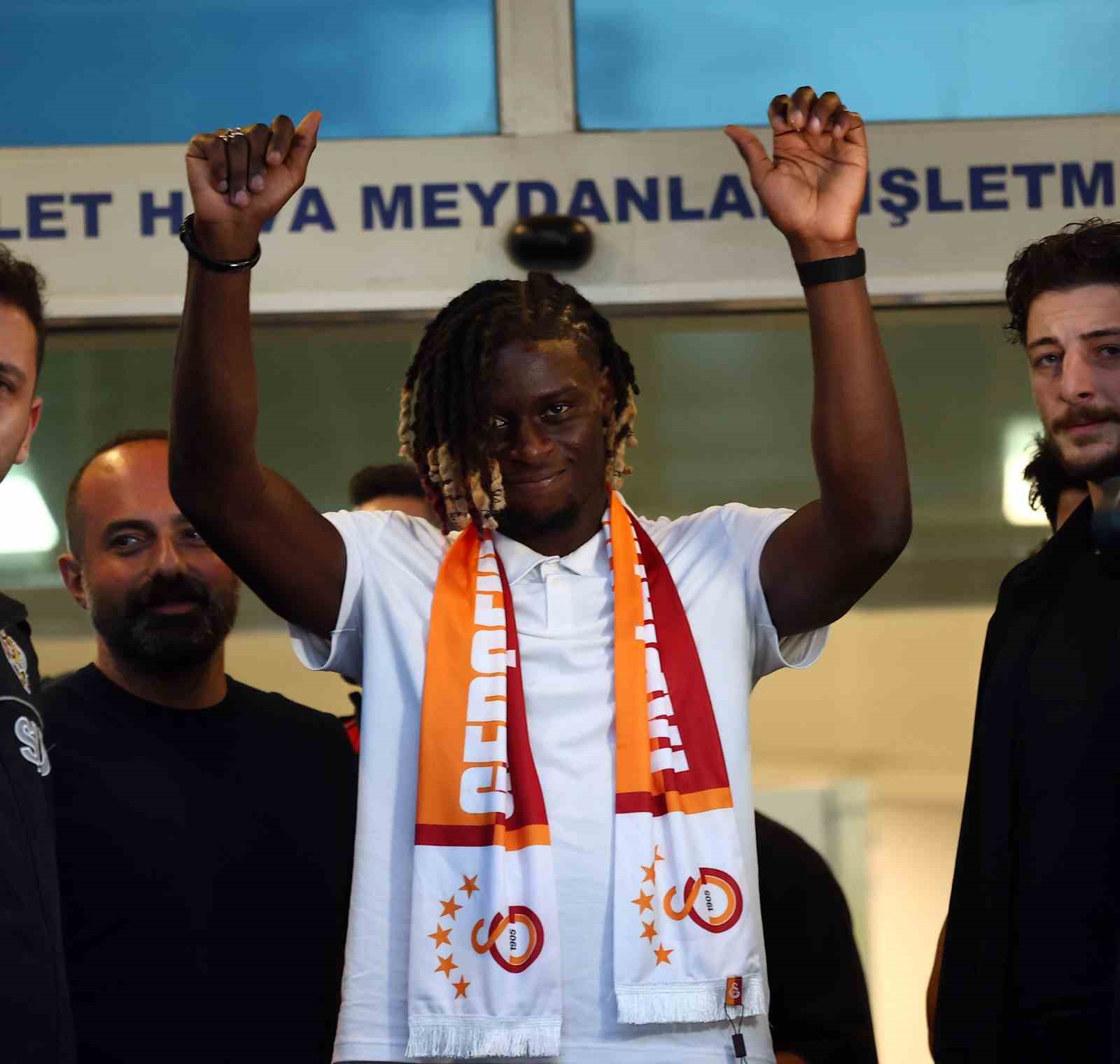 Galatasaray’ın yeni transferi Lesley Ugochukwu, İstanbul’a geldi