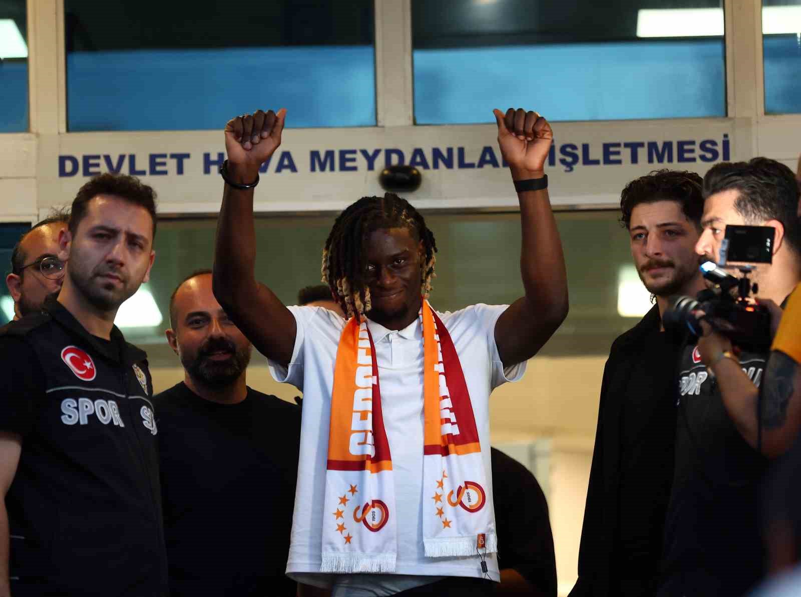 Galatasaray’ın yeni transferi Lesley Ugochukwu, İstanbul’a geldi