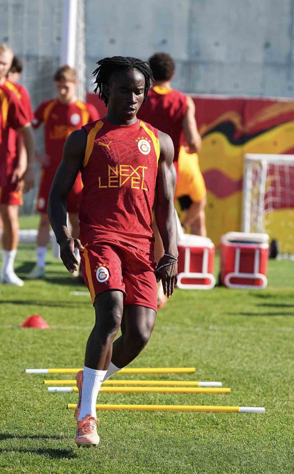 Galatasaray, hazırlıklarını sürdürdü