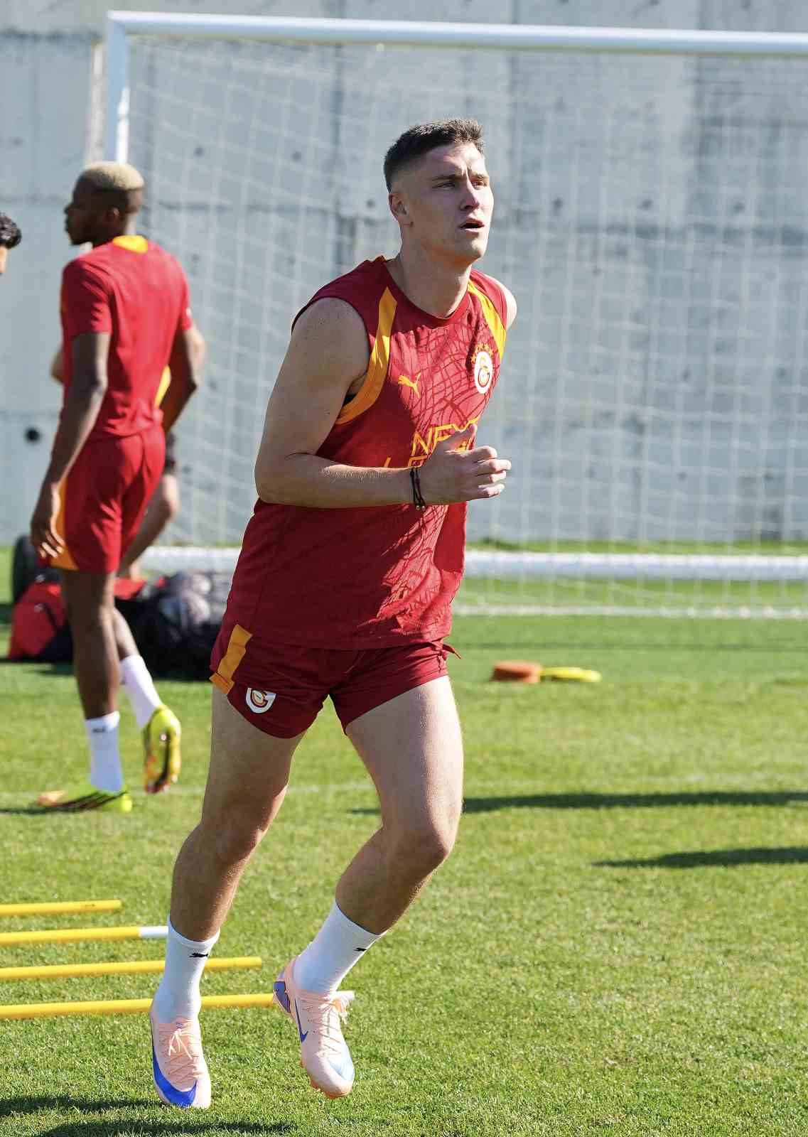 Galatasaray, hazırlıklarını sürdürdü