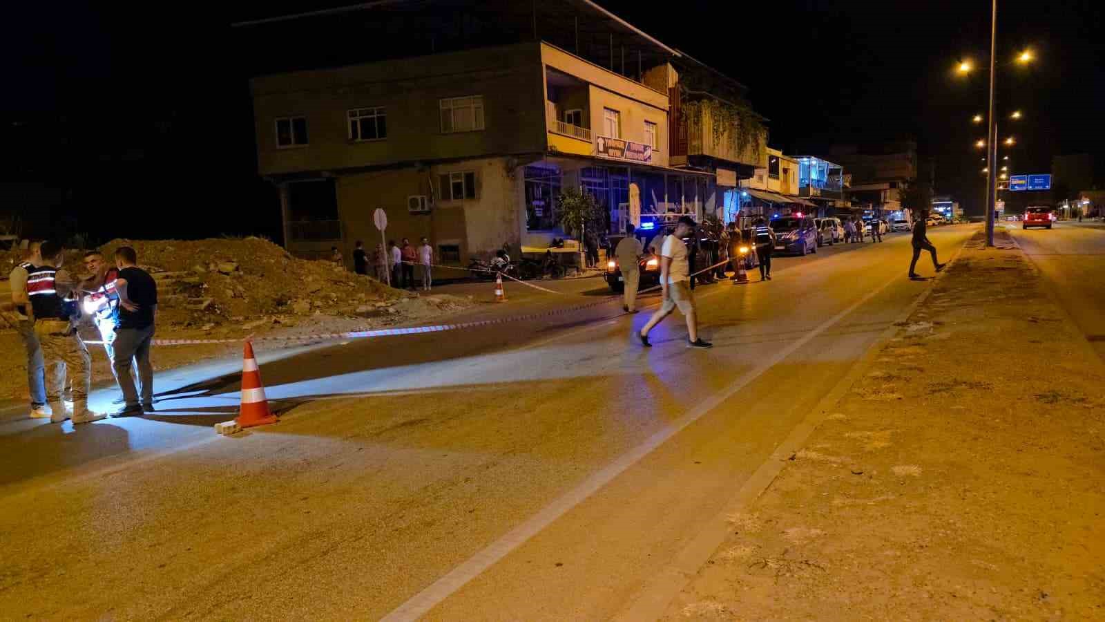 Hatay’da silahlı kavga kamerada: 2 yaralı