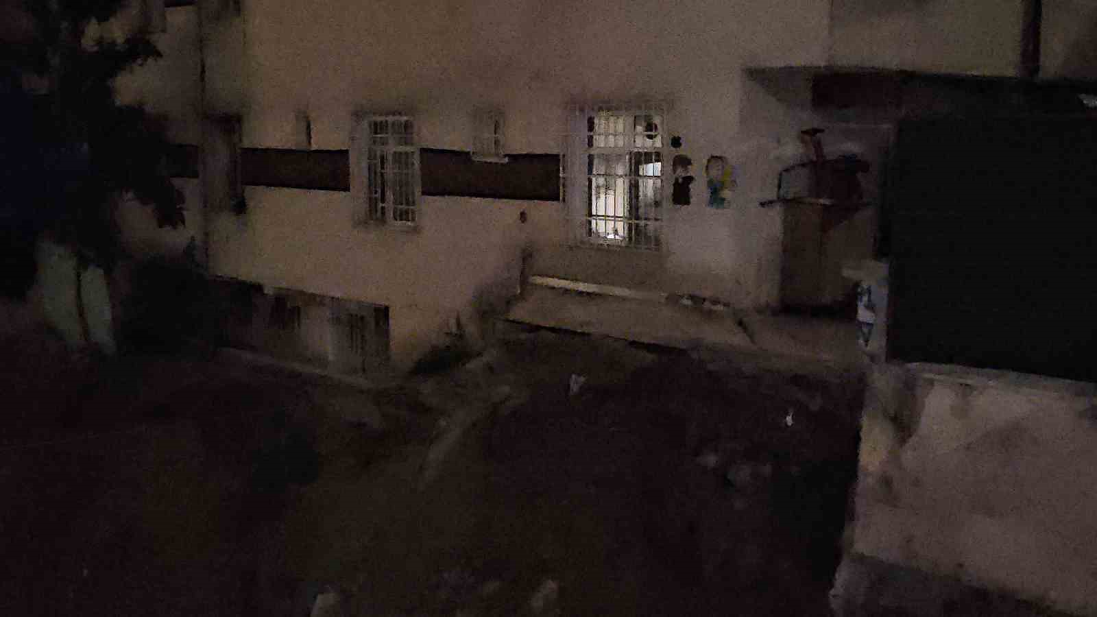 Bahçelievler’de yanında temel kazılan 7 katlı binadan çatlama sesi gelince tahliye edildi