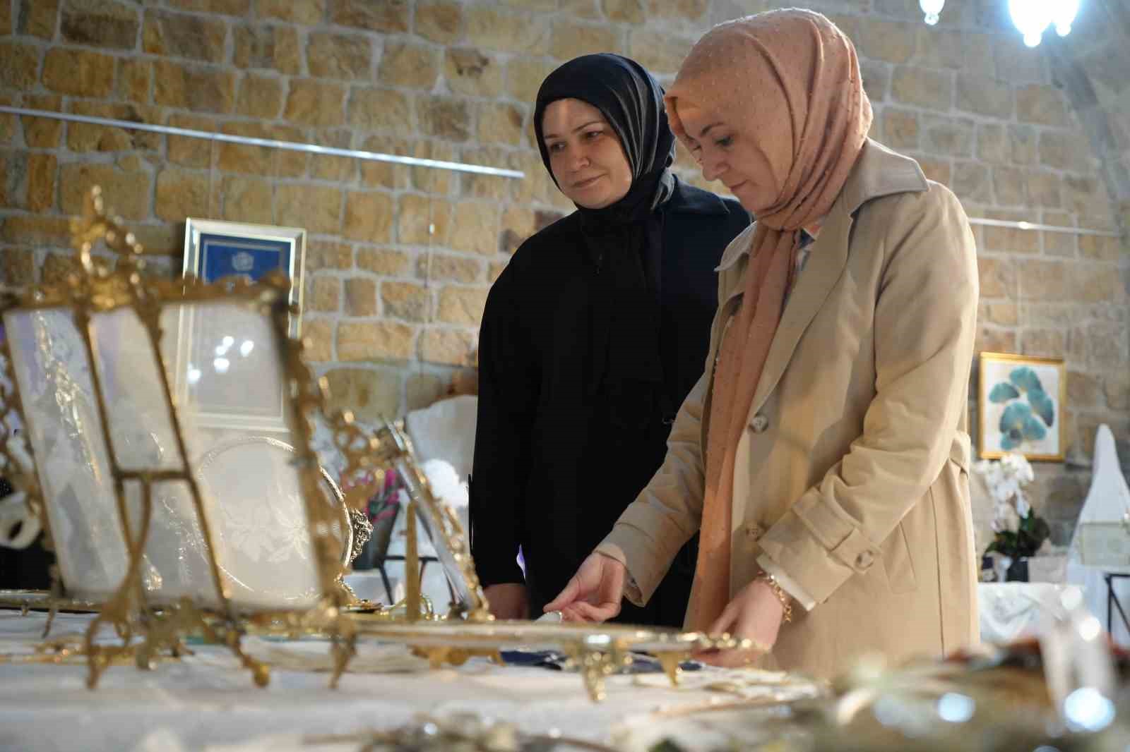 Bayburt’ta kadınlar geleneksel el sanatlarını modern tasarımlarla buluşturdu