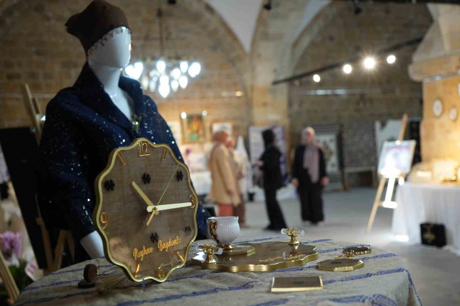 Bayburt’ta kadınlar geleneksel el sanatlarını modern tasarımlarla buluşturdu