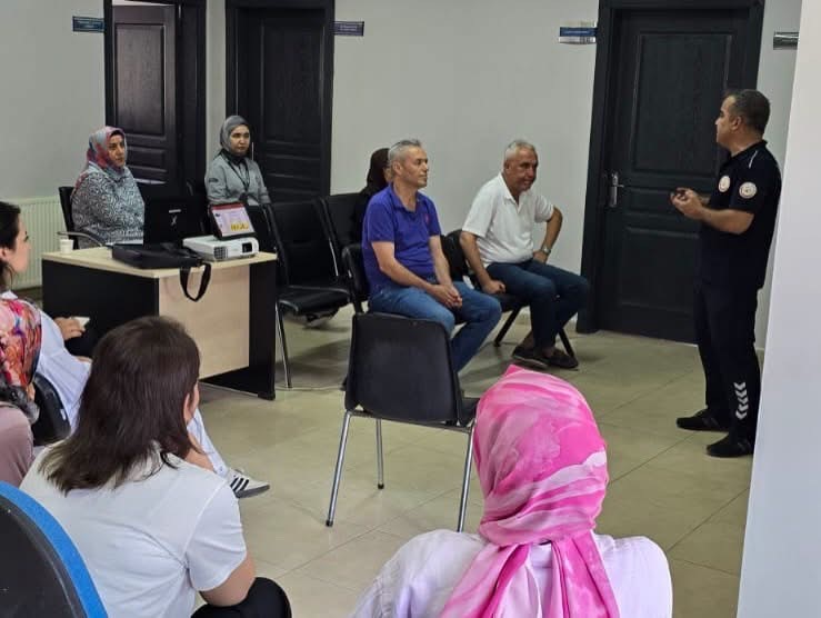 Belen ve Reyhanlı’da temel yangın eğitimi verildi