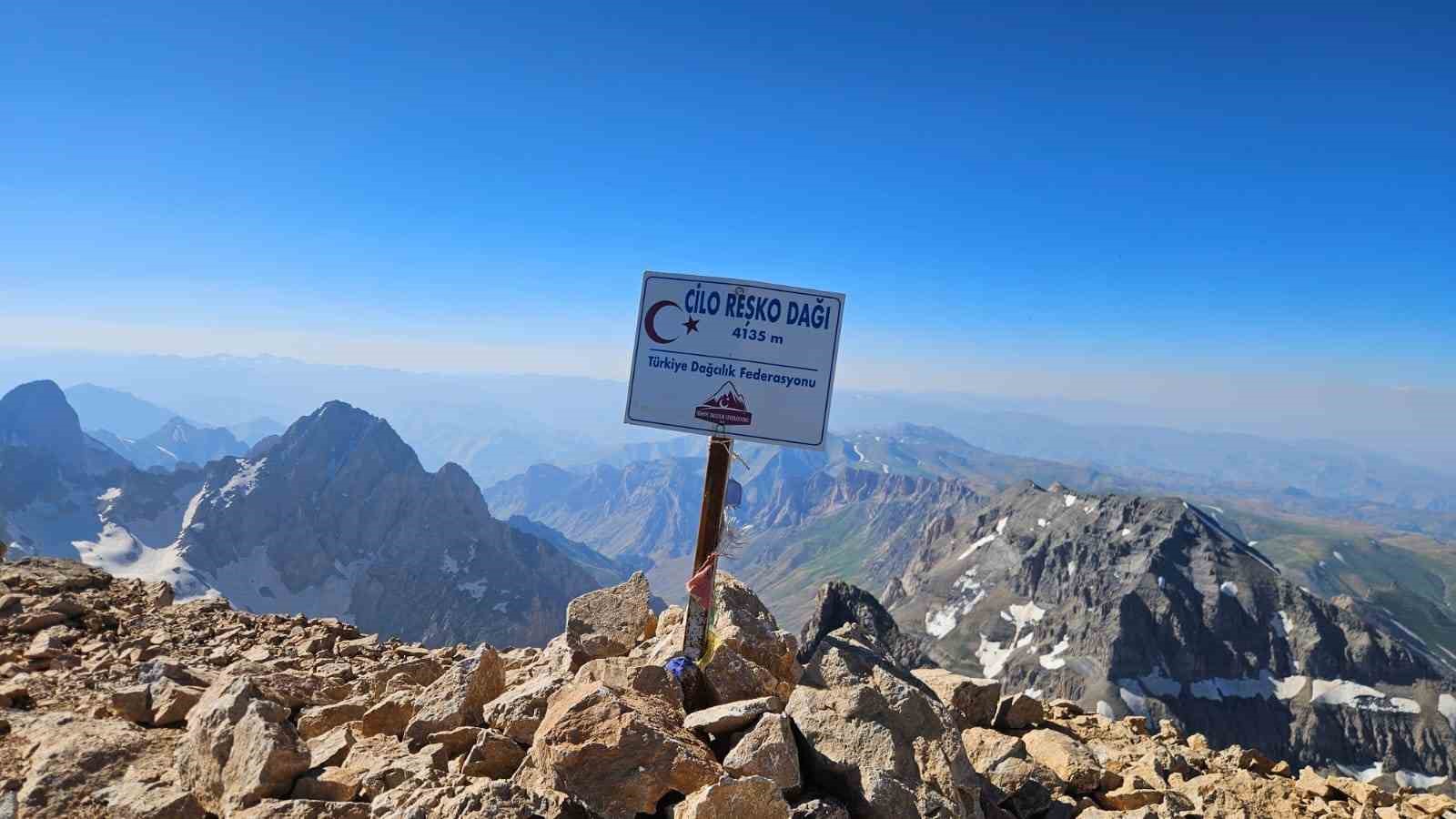 Diyarbakırlı Aktürk’ten Cilo Reşko Zirvesi’ne solo tırmanış