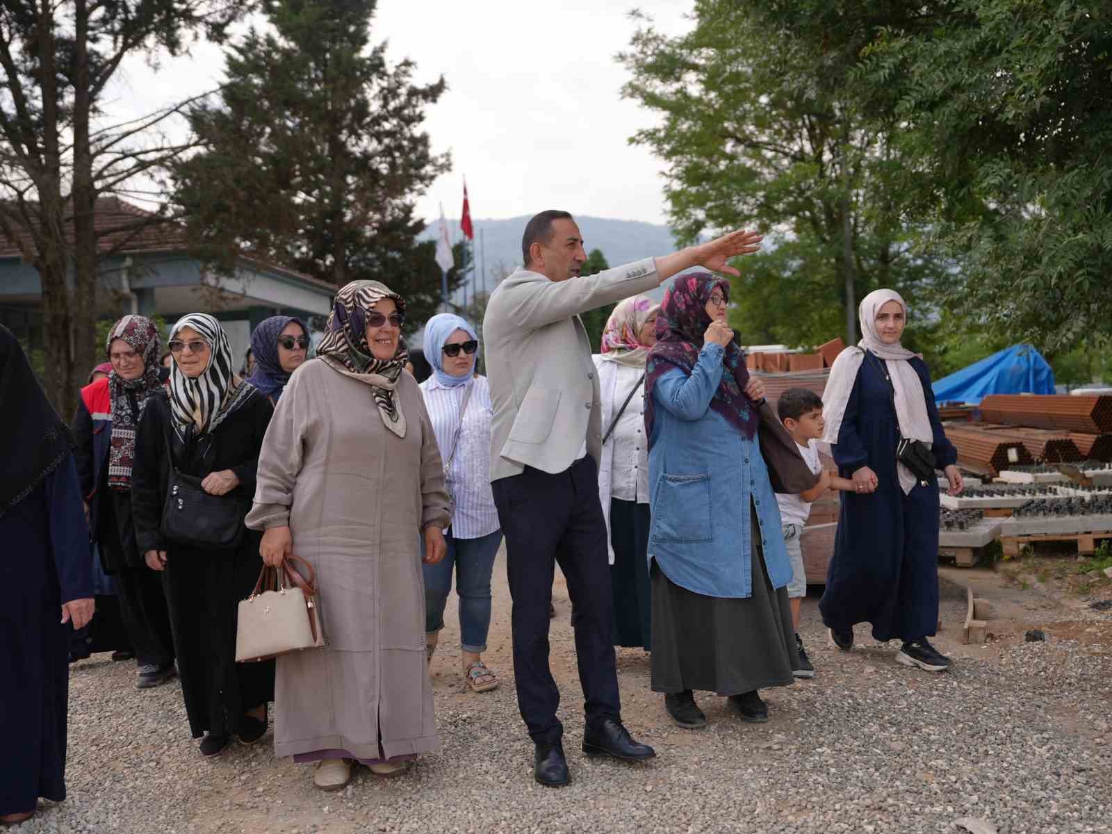 Düzce Belediyesi hizmette, kadınlar keşifte