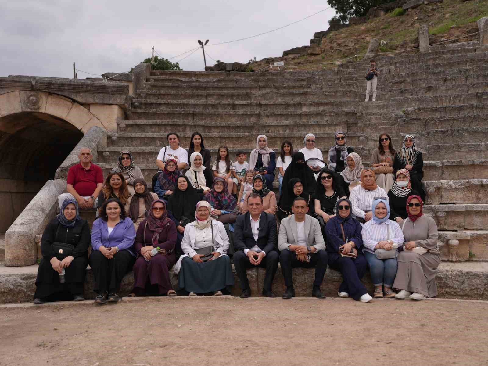 Düzce Belediyesi hizmette, kadınlar keşifte