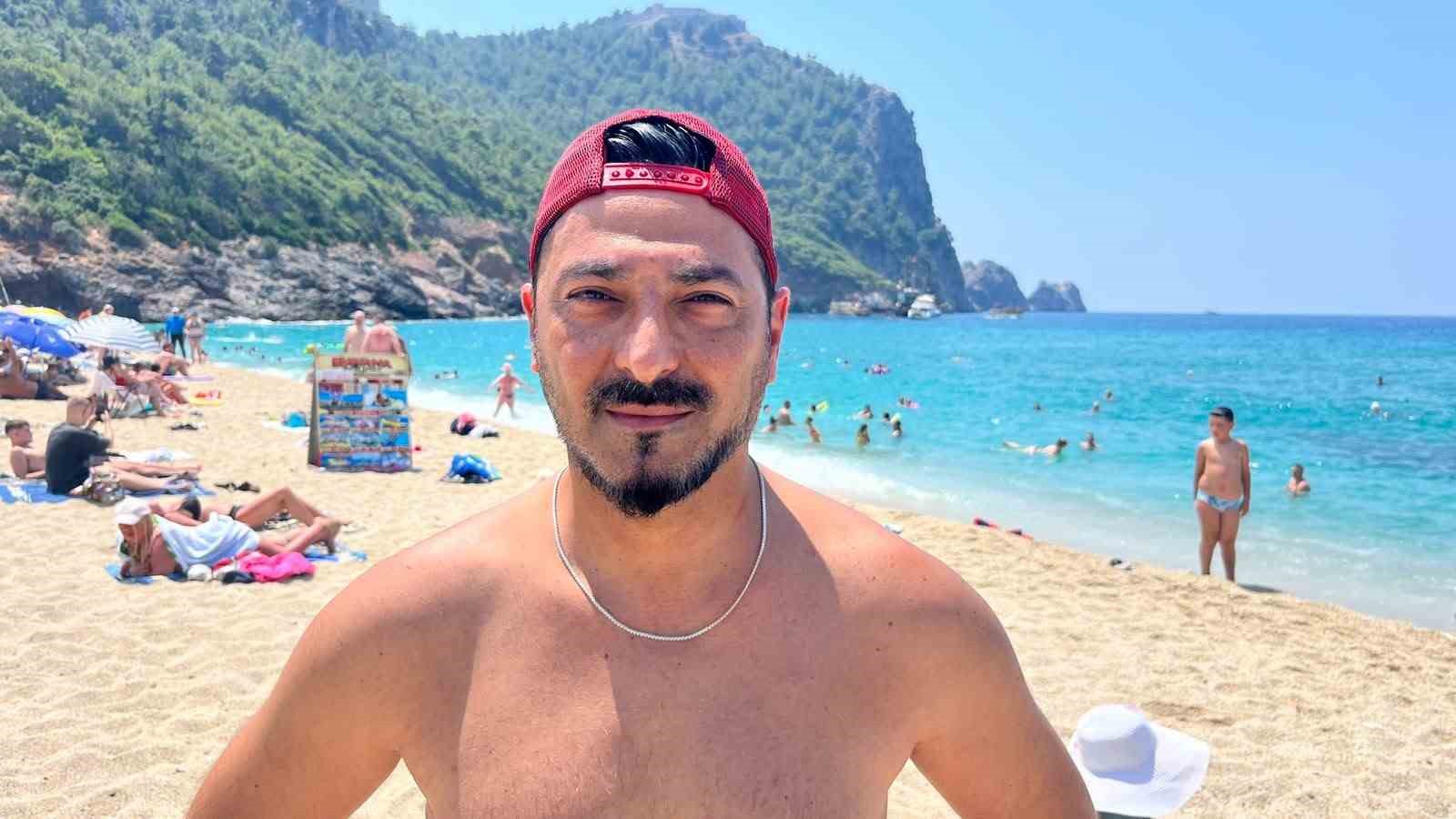 Alanya’da tatilciler deniz ve güneşin tadını çıkardı