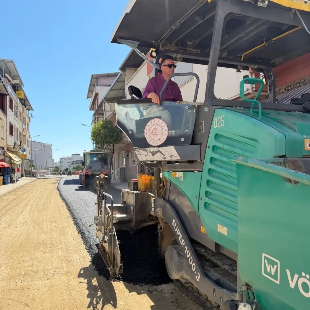Yenipazar’da sıcak asfalt çalışmaları hız kesmiyor