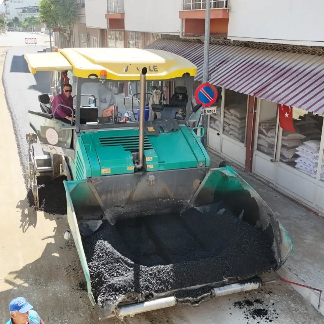 Yenipazar’da sıcak asfalt çalışmaları hız kesmiyor