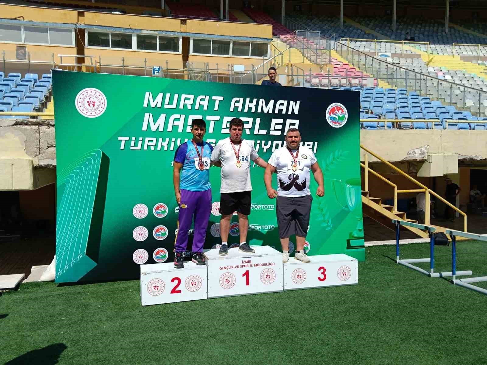 Master sporcu Alp Gökbora Ulubeli’den İzmir’de 4 dalda şampiyonluk
