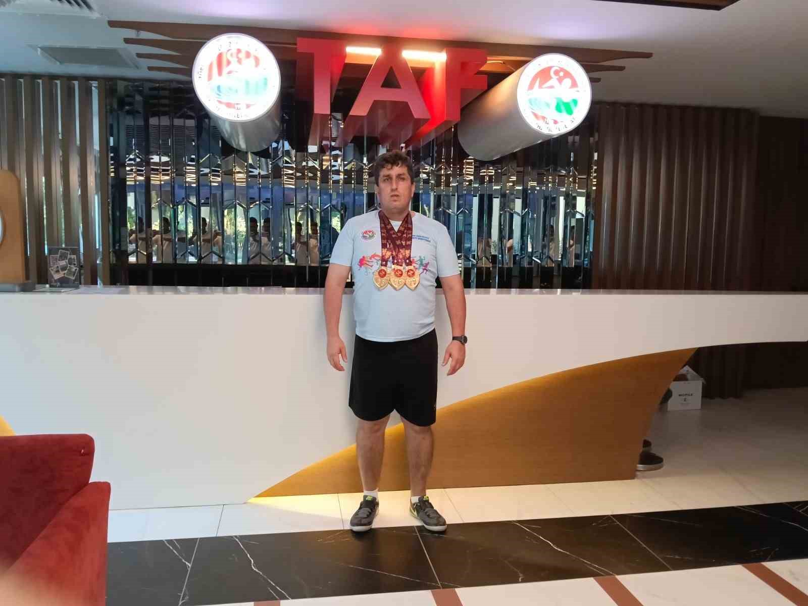 Master sporcu Alp Gökbora Ulubeli’den İzmir’de 4 dalda şampiyonluk