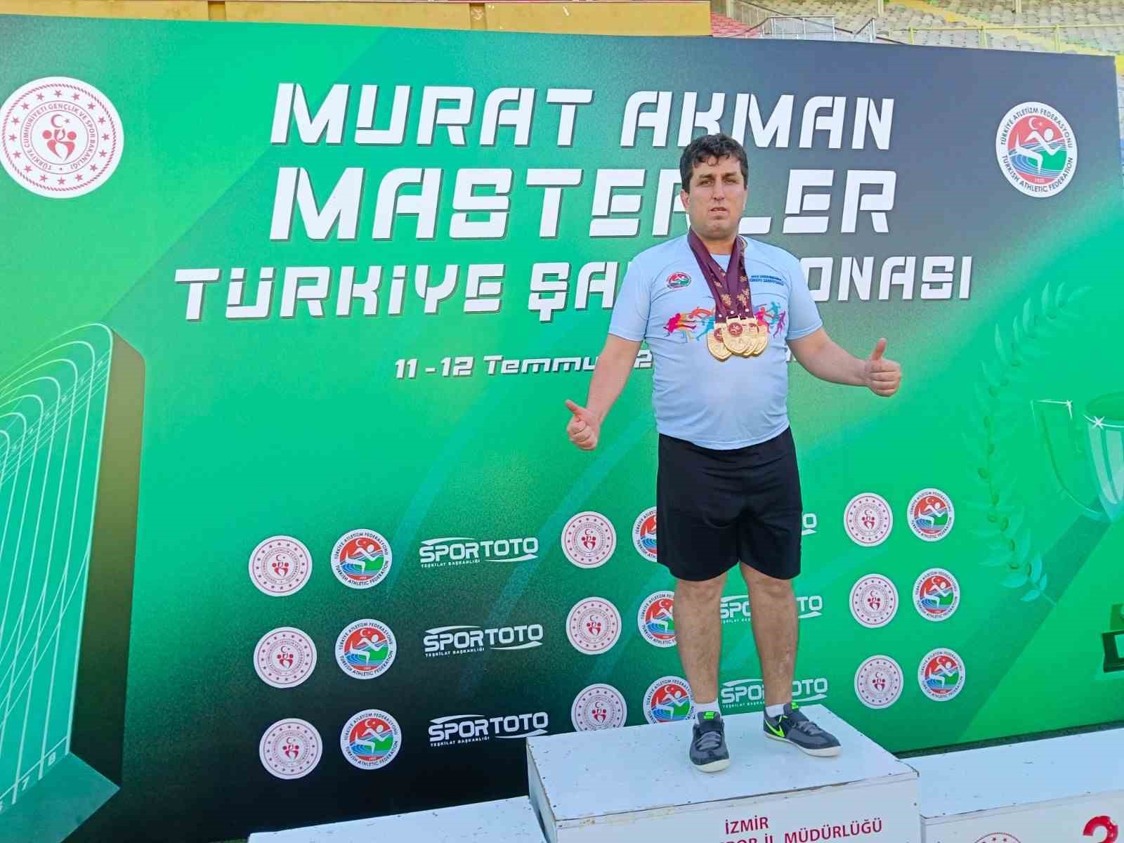 Master sporcu Alp Gökbora Ulubeli’den İzmir’de 4 dalda şampiyonluk